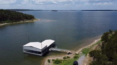 Discover the perfect blend of privacy, nature, and lake living - photo 5