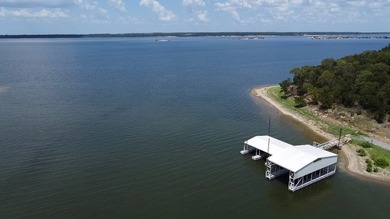 Discover the perfect blend of privacy, nature, and lake living - photo 6