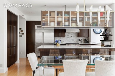 This unique, sun-drenched, triplex penthouse home has 4 bedrooms - photo 6