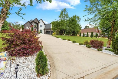 Welcome to an extraordinary luxurious retreat nestled in the - photo 6