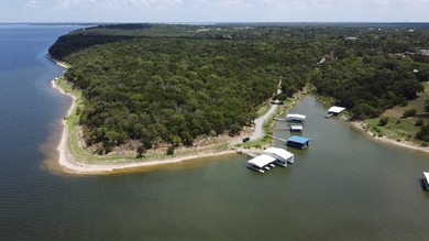 Discover the perfect blend of privacy, nature, and lake living - photo 7