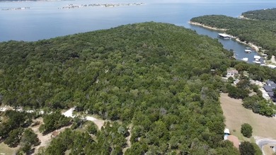 Discover the perfect blend of privacy, nature, and lake living - photo 8