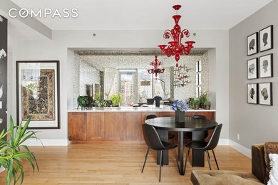 This unique, sun-drenched, triplex penthouse home has 4 bedrooms - photo 8