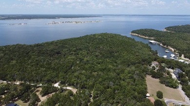 Discover the perfect blend of privacy, nature, and lake living - photo 9