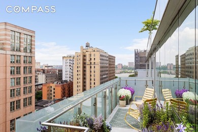 This unique, sun-drenched, triplex penthouse home has 4 bedrooms - photo 10
