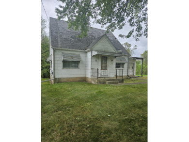 Lake Home For Sale in West Bend, Wisconsin