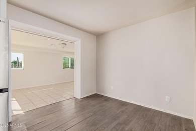 Modern 2 Bedroom + Den, 2 Bath home in Dreamland Villa. This