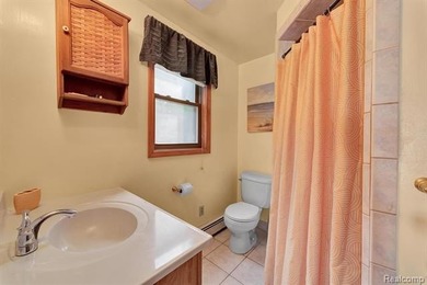 Waterfront, North Channel/Lake Saint Clair. This Estate offers 5 - photo 17