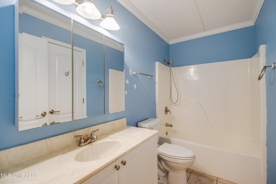 Welcome to your Gulf Coast retreat! This spacious 4-bedroom - photo 19