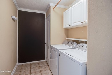Welcome to your Gulf Coast retreat! This spacious 4-bedroom - photo 21