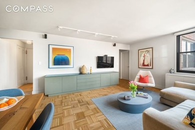 A rare opportunity to live in a large, fully renovated - photo 2