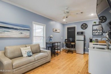 Welcome to your Gulf Coast retreat! This spacious 4-bedroom - photo 23