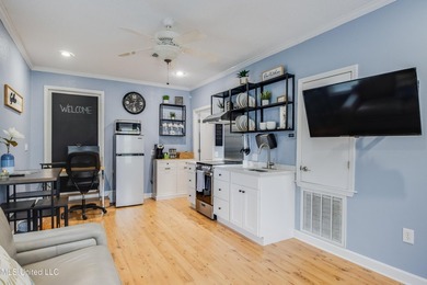 Welcome to your Gulf Coast retreat! This spacious 4-bedroom - photo 24
