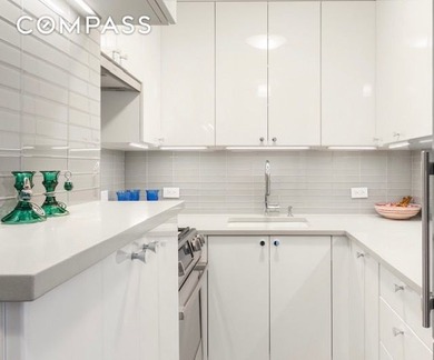 A rare opportunity to live in a large, fully renovated - photo 4