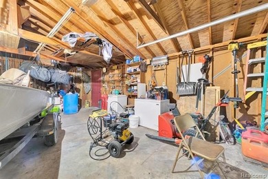Waterfront, North Channel/Lake Saint Clair. This Estate offers 5 - photo 29