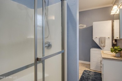 Welcome to your Gulf Coast retreat! This spacious 4-bedroom - photo 30