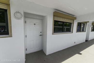 Welcome to this beautifully updated first-floor riverfront condo - photo 33