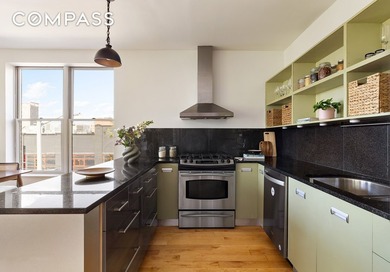 Super Bright Duplex Condo with Massive Private Roof Deck Welcome - photo 3