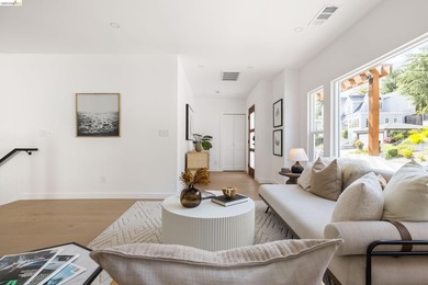 Nestled in Oakland's coveted Crocker Highlands neighborhood, 799 - photo 5