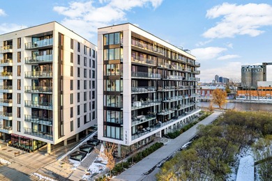 St Lawrence River Condo For Sale in Montréal (Le Sud-Ouest) QC