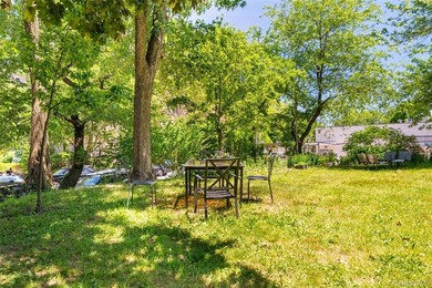 Don't miss this turnkey 2-bedroom, 1-bathroom co-op in one of - photo 27