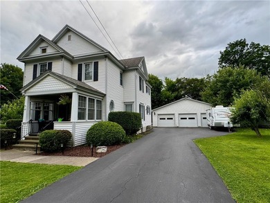This is the LARGE house on the LARGE lot you have been looking - photo 34