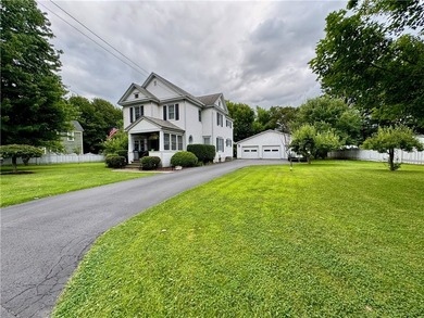This is the LARGE house on the LARGE lot you have been looking - photo 35