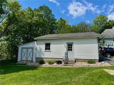 This is the LARGE house on the LARGE lot you have been looking - photo 44