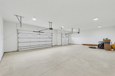 You found it: a beautiful one-story home in the sought-after - photo 44