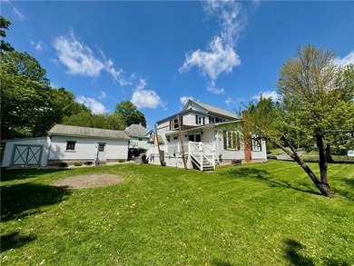 This is the LARGE house on the LARGE lot you have been looking - photo 47