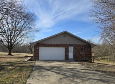Lake Cumberland, KY Lovely brick ranch on a beautiful corner lot - photo 3