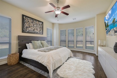 **Please have your agent schedule showings at least 12 hours in - photo 11