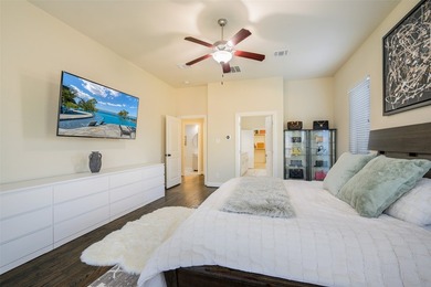 **Please have your agent schedule showings at least 12 hours in - photo 12