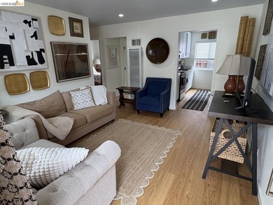 Fantastic opportunity at below market price! Remodeled unit with - photo 6