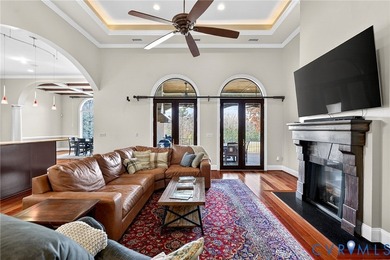 Experience refined living in this stunning private golf course - photo 17