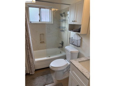 Fantastic opportunity at below market price! Remodeled unit with - photo 8