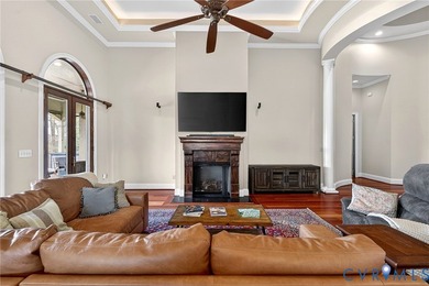 Experience refined living in this stunning private golf course - photo 18