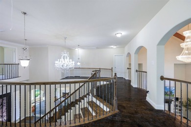 **Please have your agent schedule showings at least 12 hours in - photo 19