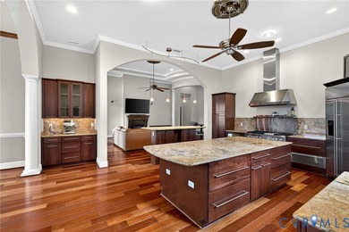 Experience refined living in this stunning private golf course - photo 23