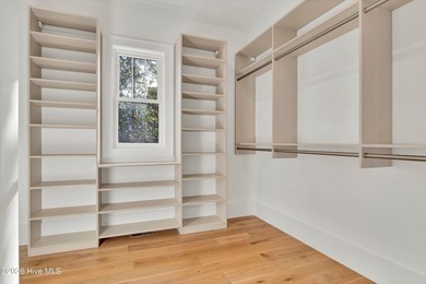An exceptional opportunity to acquire a bespoke, custom-built - photo 36
