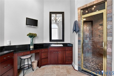 Experience refined living in this stunning private golf course - photo 40