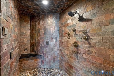 Experience refined living in this stunning private golf course - photo 41