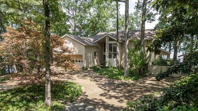 THIS ARCHITECT DESIGNED, 3943 SQ FT LAKEFRONT CONTEMPORARY HOME - photo 1