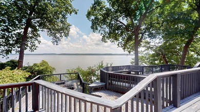 THIS ARCHITECT DESIGNED, 3943 SQ FT LAKEFRONT CONTEMPORARY HOME - photo 4