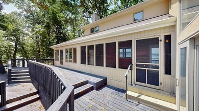 THIS ARCHITECT DESIGNED, 3943 SQ FT LAKEFRONT CONTEMPORARY HOME - photo 9
