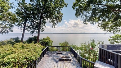 THIS ARCHITECT DESIGNED, 3943 SQ FT LAKEFRONT CONTEMPORARY HOME - photo 10