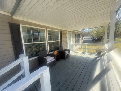 Walking distance to KY Lake! Immaculate 3 bedroom 2 bath home - photo 2