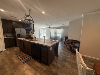Walking distance to KY Lake! Immaculate 3 bedroom 2 bath home - photo 4