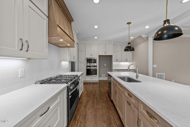Custom built by award-winning Sumner Construction on a generous - photo 6