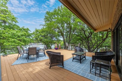 Stunning split-level, fully-furnished and deep-watered - photo 9